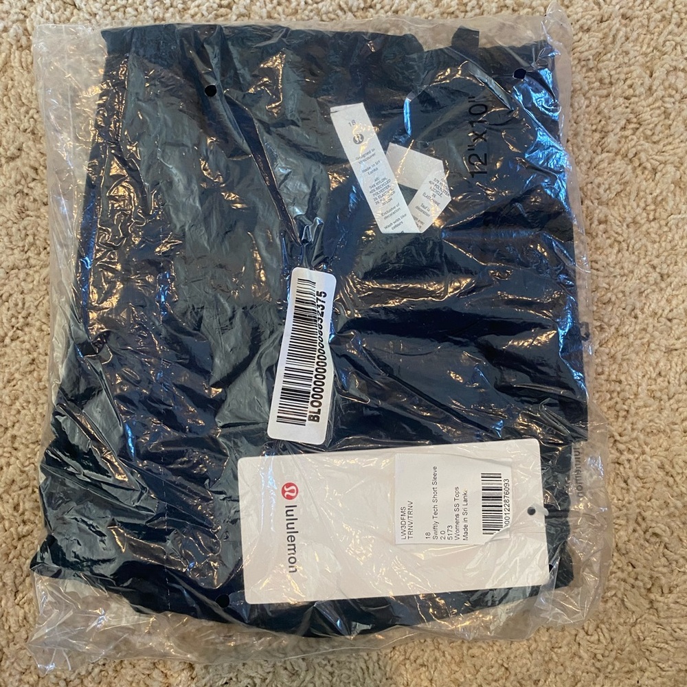 NWT Lululemon Swiftly Tech Short-Sleeve Shirt 2.0